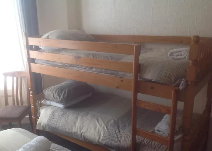 San Diego Guest House - Near Pleasure BeachAirport Hotel